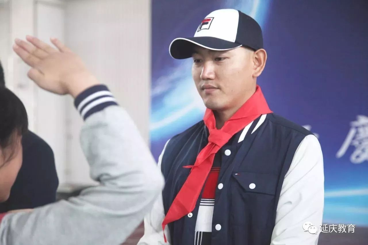 因為本次活動邀請了全國冬季運動會自由式滑雪空中技巧冠軍王禹森